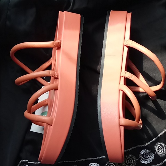 Nwt slides - Picture 3 of 4